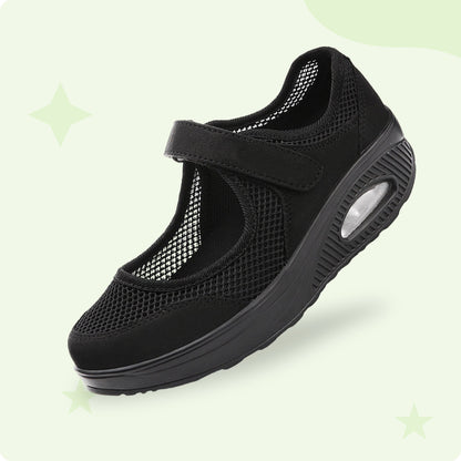 Women Comfy Sandals - Adjustable closure for a customised fit