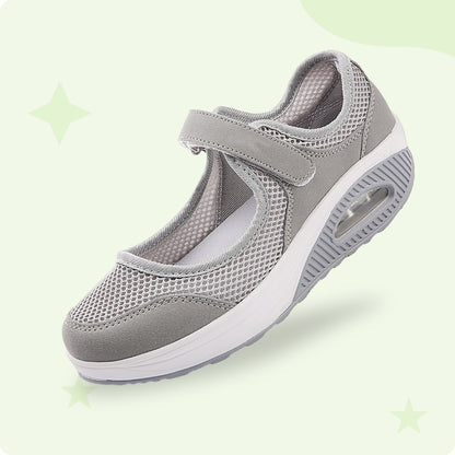 Women Comfy Sandals - Adjustable closure for a customised fit