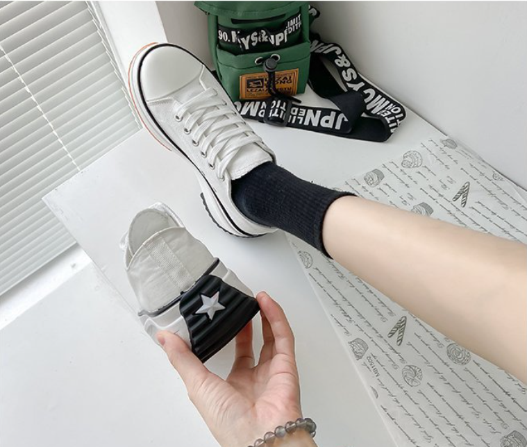 Women Low-Top Canvas Platform Sneakers - Ideal for Parties, Tennis and Casual Occasions